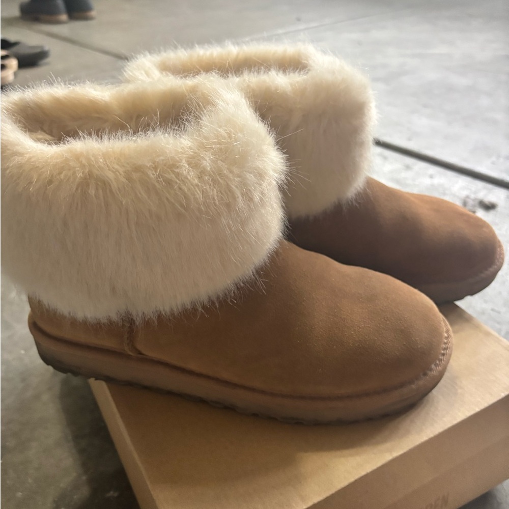 UGG Classic Mini Fluff Toscana Cuff